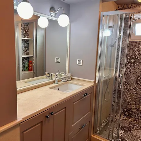 Sea Breeze L 2bd Sea Garden Apartment