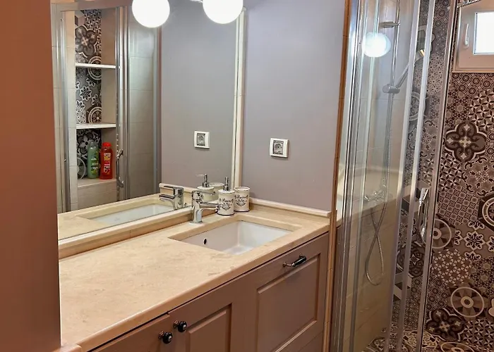 Sea Breeze L 2bd Sea Garden Apartment