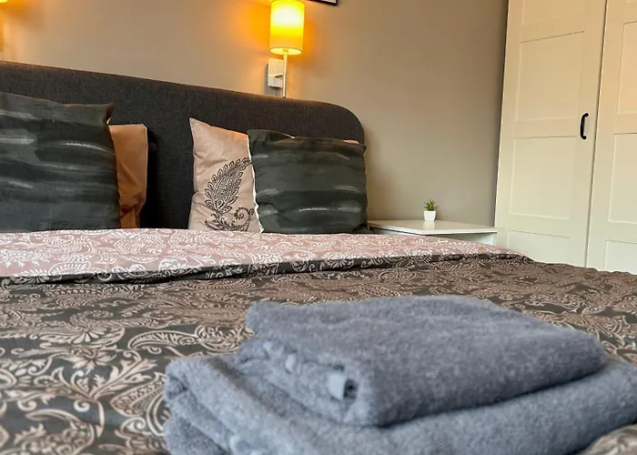 Sea Breeze L 2bd Sea Garden Apartment *