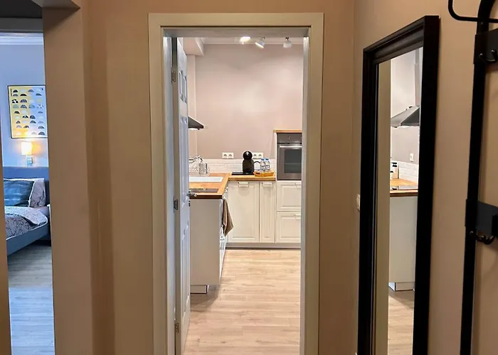 Sea Breeze L 2bd Sea Garden Apartment *